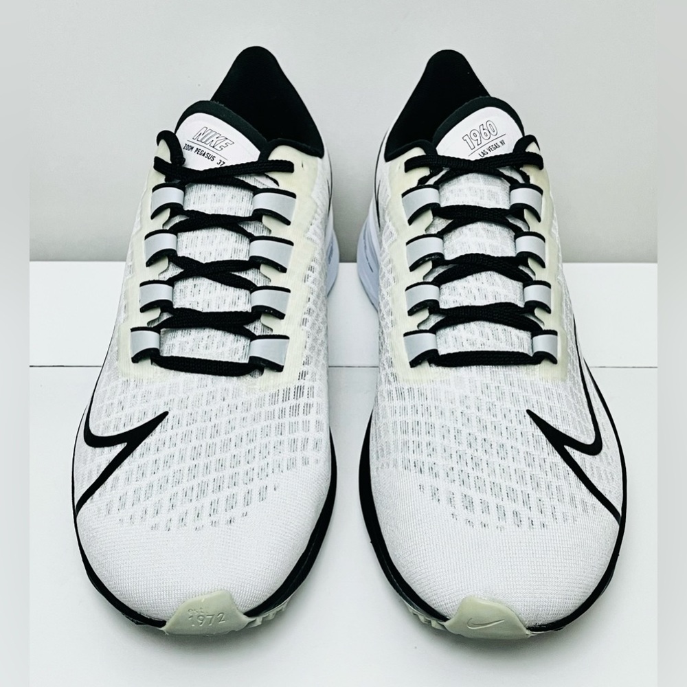 Nike - Picture 2 of 7